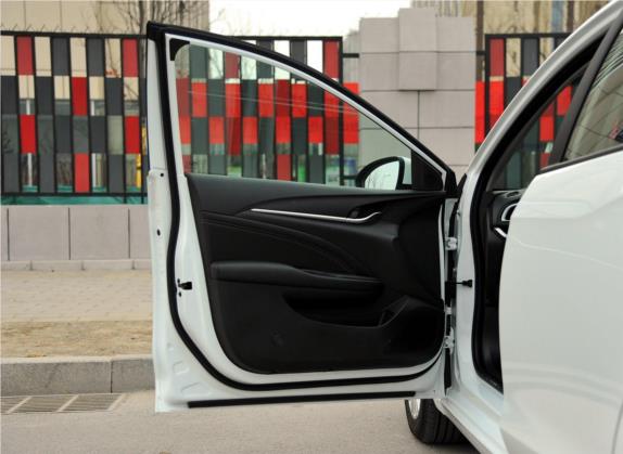 英朗 2015款 15N 自动豪华型 车厢座椅   前门板