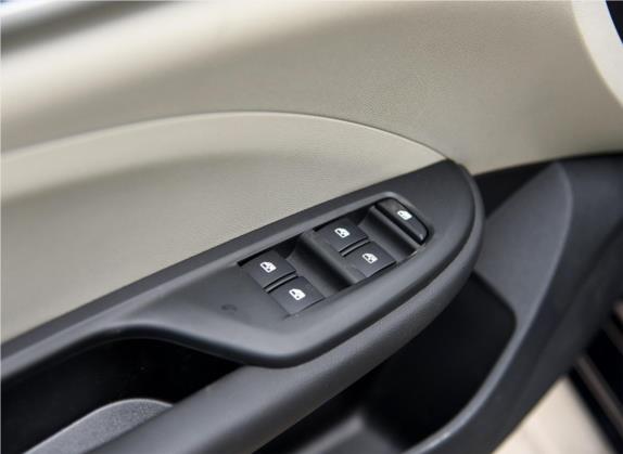 英朗 2016款 15N 手动进取型 车厢座椅   门窗控制