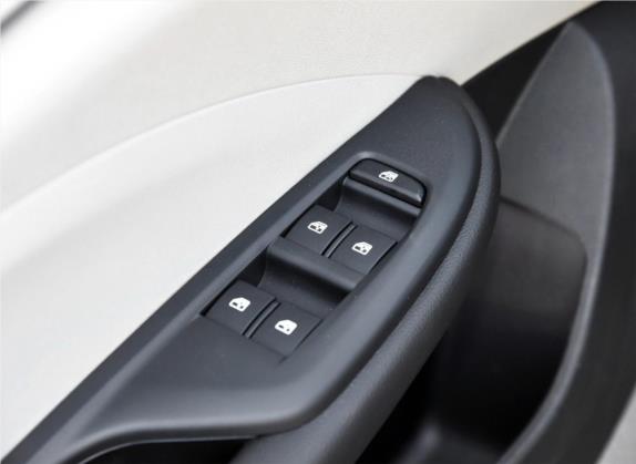 英朗 2016款 15N 手动精英型 车厢座椅   门窗控制