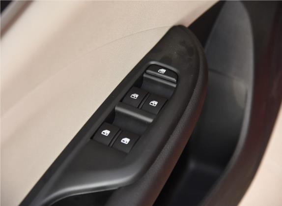 英朗 2016款 15N 自动精英型 车厢座椅   门窗控制