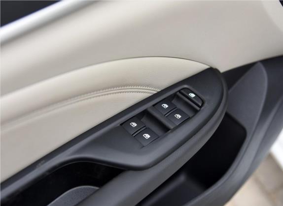 英朗 2016款 15N 手动豪华型 车厢座椅   门窗控制