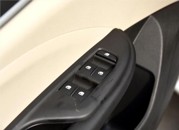 英朗 2016款 18T 双离合精英型 车厢座椅   门窗控制