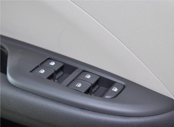 英朗 2017款 15N 手动进取型 车厢座椅   门窗控制