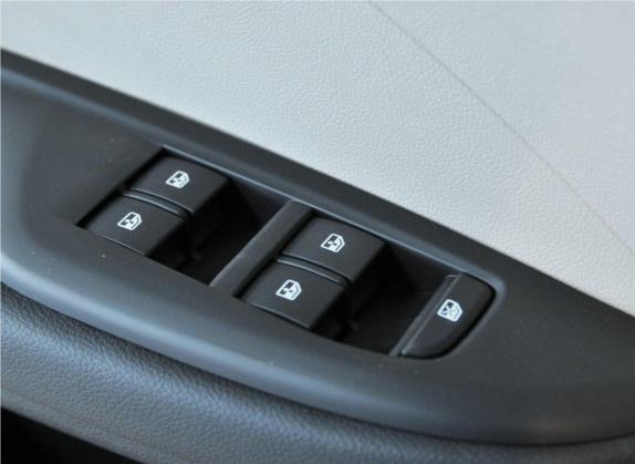 英朗 2017款 15N 自动进取型 车厢座椅   门窗控制