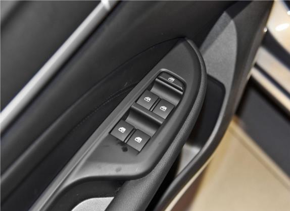 英朗 2019款 18T 自动互联精英型 国VI 车厢座椅   门窗控制