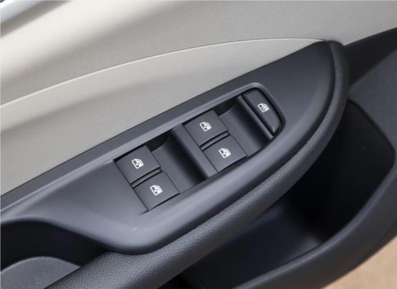 英朗 2021款 典范 1.5L 自动进取型 车厢座椅   门窗控制