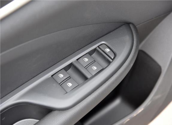 英朗 2021款 1.3T 自动轻混动进取型 车厢座椅   门窗控制