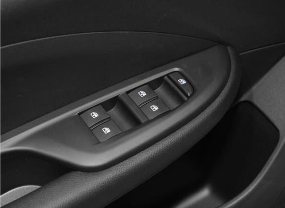 英朗 2021款 改款 1.3T 自动轻混动进取型 车厢座椅   门窗控制