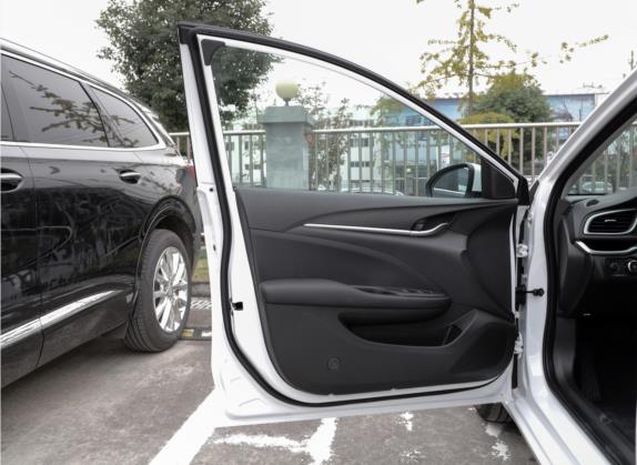 英朗 2021款 改款 1.3T 自动轻混动精英型 车厢座椅   前门板