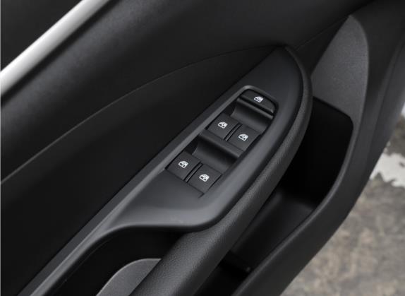 英朗 2021款 改款 1.3T 自动轻混动精英型 车厢座椅   门窗控制