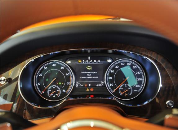 添越 2016款 6.0T First Edition 限量版 中控类   仪表盘