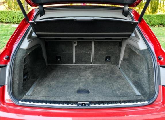 添越 2018款 4.0T V8 车厢座椅   后备厢