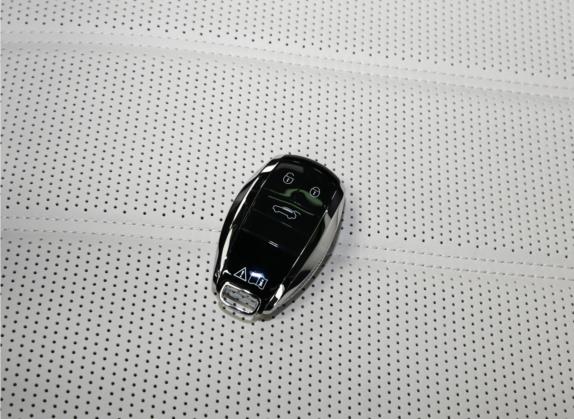 添越 2022款 4.0T V8 其他细节类   钥匙