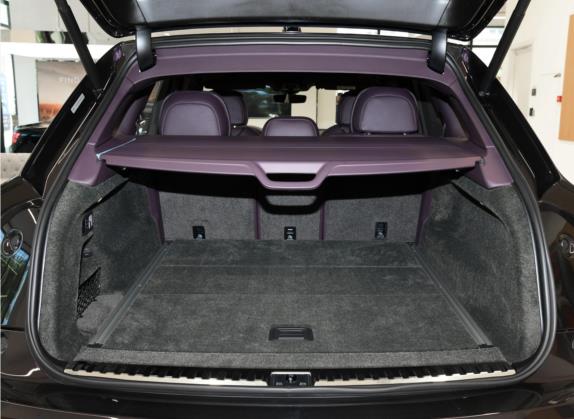添越 2022款 4.0T V8 车厢座椅   后备厢