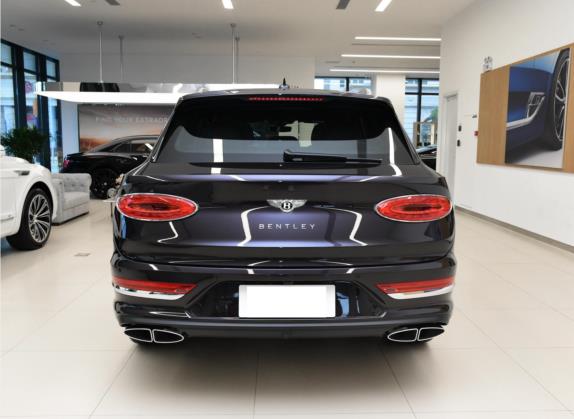 添越 2022款 4.0T V8 外观   正后