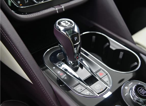添越 2022款 4.0T V8 中控类   挡把