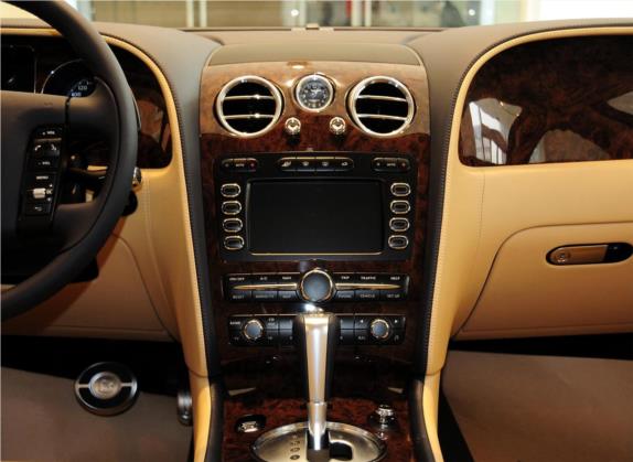 飞驰 2010款 6.0T 五座版 中控类   中控台