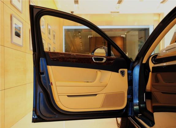 飞驰 2010款 6.0T 五座版 车厢座椅   前门板