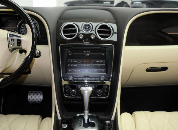飞驰 2013款 6.0T W12 Mulliner 中控类   中控台