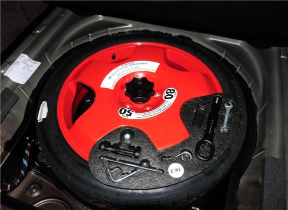 飞驰 2013款 6.0T W12 Mulliner 其他细节类   备胎