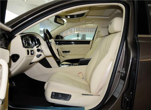 飞驰 2013款 6.0T W12 Mulliner 车厢座椅   前排空间