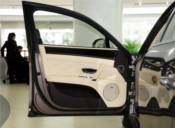 飞驰 2013款 6.0T W12 Mulliner 车厢座椅   前门板