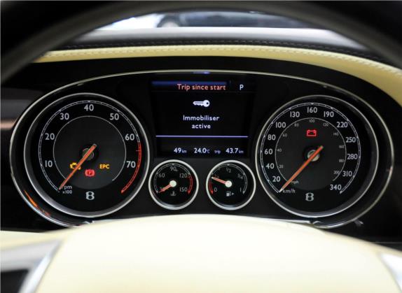 飞驰 2013款 6.0T W12 Mulliner 中控类   仪表盘