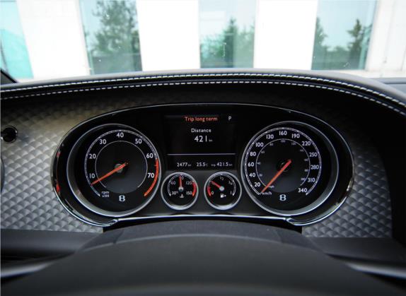 飞驰 2013款 6.0T W12 尊贵版 中控类   仪表盘