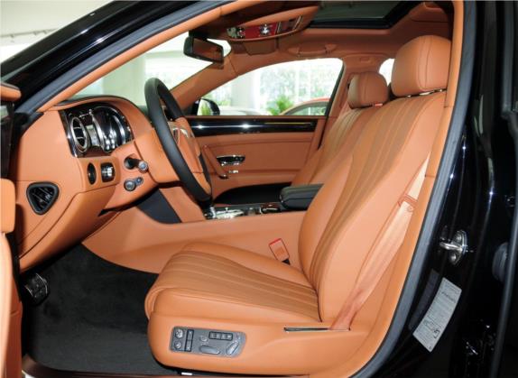 飞驰 2014款 4.0T V8 尊贵版 车厢座椅   前排空间