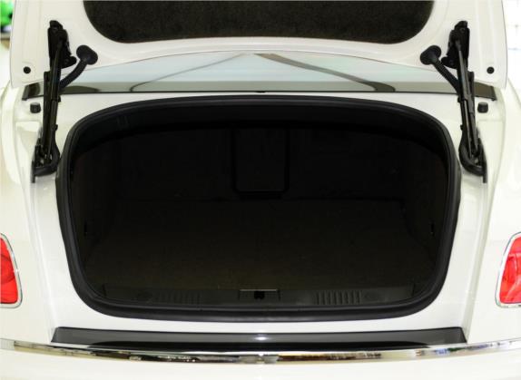 飞驰 2014款 4.0T V8 标准版 车厢座椅   后备厢