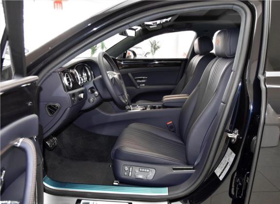 飞驰 2015款 4.0T V8 标准版 车厢座椅   前排空间