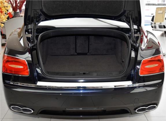 飞驰 2015款 4.0T V8 标准版 车厢座椅   后备厢