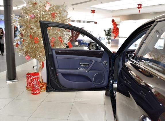飞驰 2015款 4.0T V8 标准版 车厢座椅   前门板