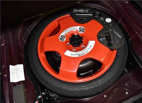 飞驰 2015款 6.0T W12 标准版 其他细节类   备胎
