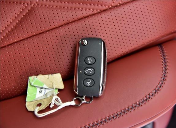 飞驰 2015款 6.0T W12 标准版 其他细节类   钥匙