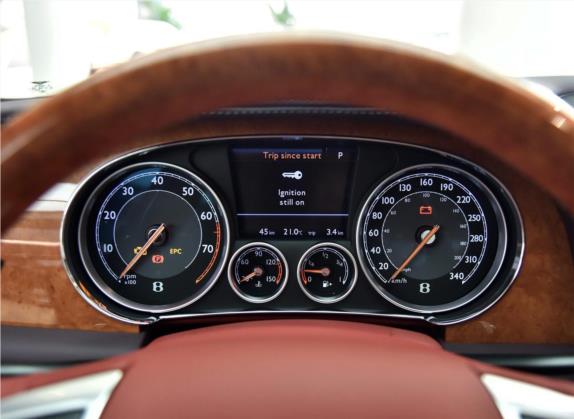 飞驰 2015款 6.0T W12 标准版 中控类   仪表盘