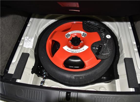 飞驰 2015款 6.0T W12 豪华版 其他细节类   备胎