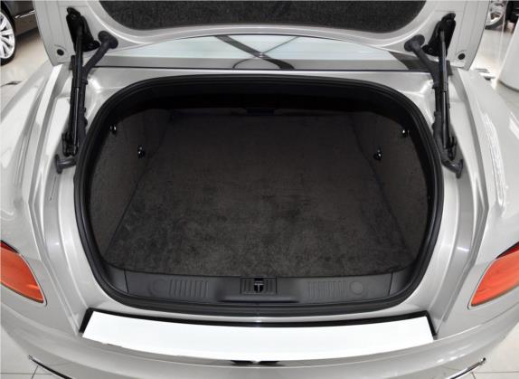 飞驰 2015款 6.0T W12 豪华版 车厢座椅   后备厢