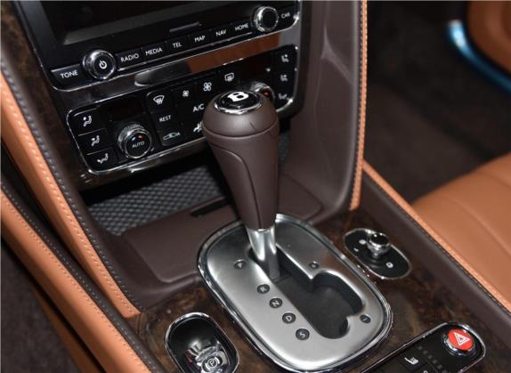 飞驰 2015款 6.0T W12 豪华版 中控类   挡把