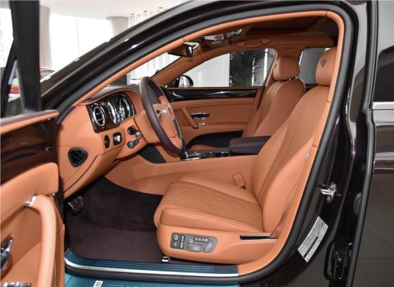 飞驰 2016款 4.0T V8 标准版 车厢座椅   前排空间