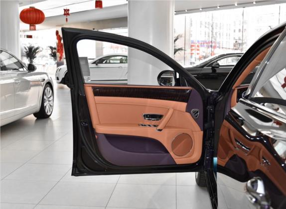 飞驰 2016款 4.0T V8 标准版 车厢座椅   前门板