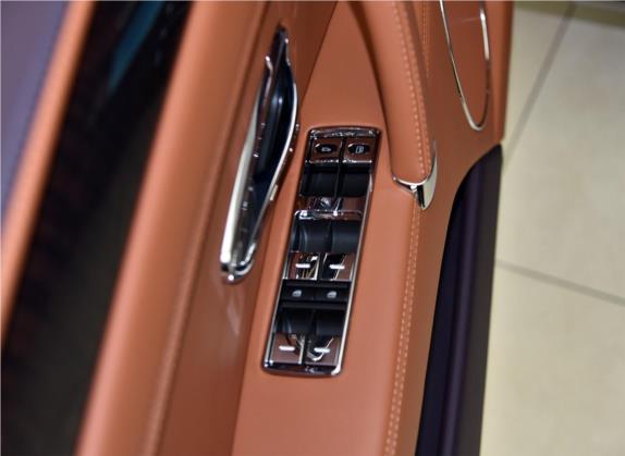 飞驰 2016款 4.0T V8 标准版 车厢座椅   门窗控制