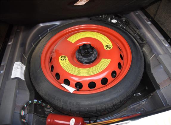 飞驰 2017款 4.0T V8 S 标准版 其他细节类   备胎