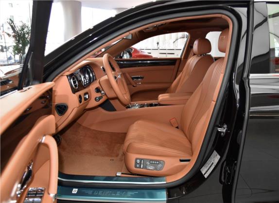 飞驰 2017款 4.0T V8 标准版 车厢座椅   前排空间