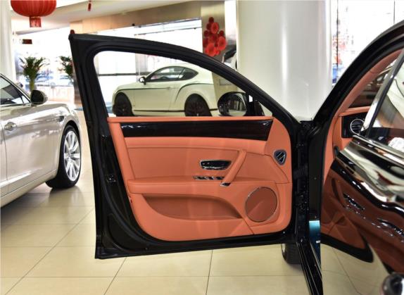 飞驰 2017款 4.0T V8 标准版 车厢座椅   前门板