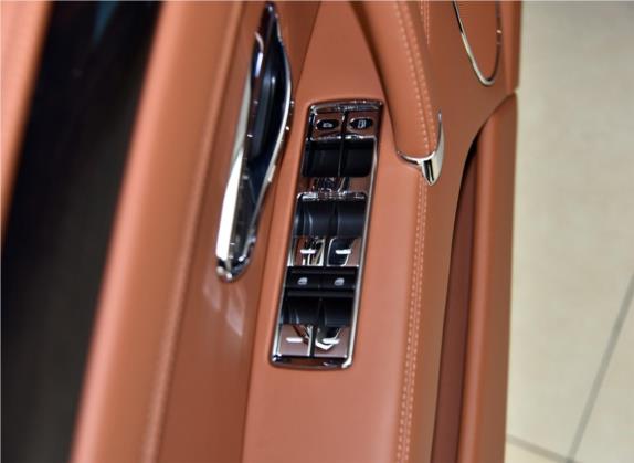飞驰 2017款 4.0T V8 标准版 车厢座椅   门窗控制