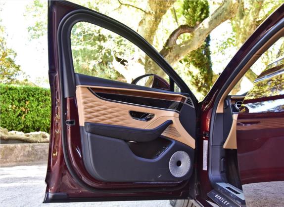 飞驰 2020款 6.0T W12 标准版 车厢座椅   前门板