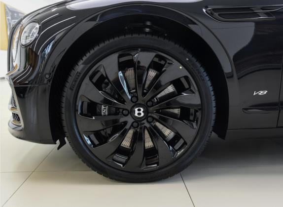 飞驰 2022款 4.0T V8 标准版 其他细节类   前轮
