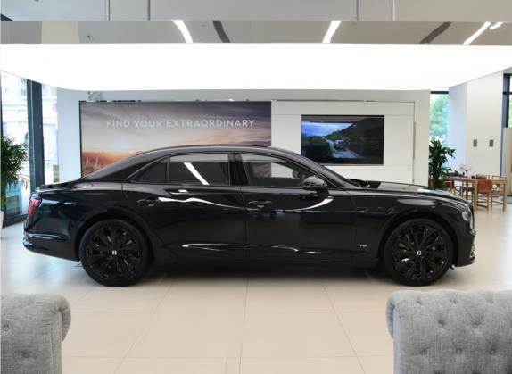 飞驰 2022款 4.0T V8 标准版 外观   正侧