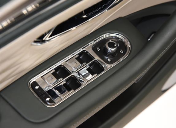 飞驰 2022款 4.0T V8 标准版 车厢座椅   门窗控制